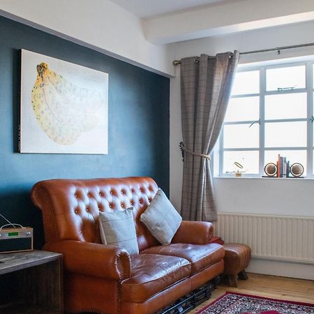 Beautifully Decorated Contemporary 2 Bedroom Flat London Eksteriør billede