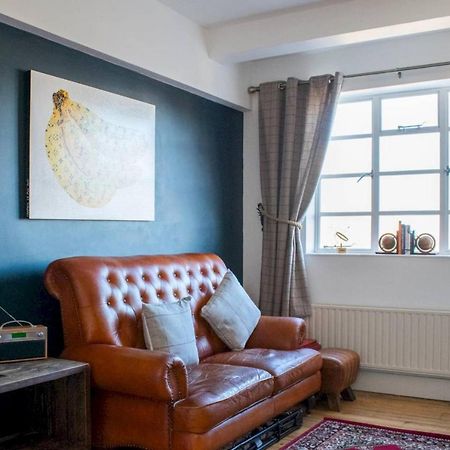 Beautifully Decorated Contemporary 2 Bedroom Flat London Eksteriør billede