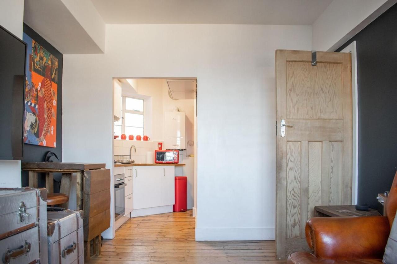Beautifully Decorated Contemporary 2 Bedroom Flat London Eksteriør billede