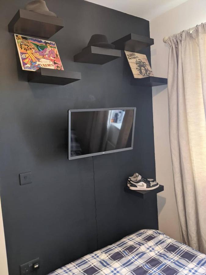 Beautifully Decorated Contemporary 2 Bedroom Flat London Eksteriør billede