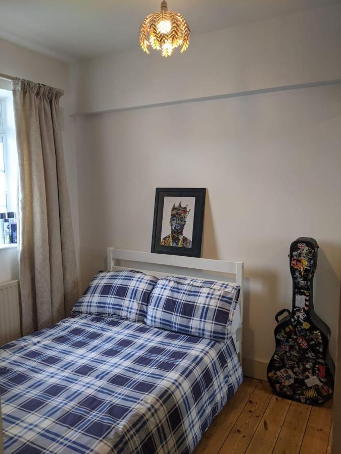 Beautifully Decorated Contemporary 2 Bedroom Flat London Eksteriør billede