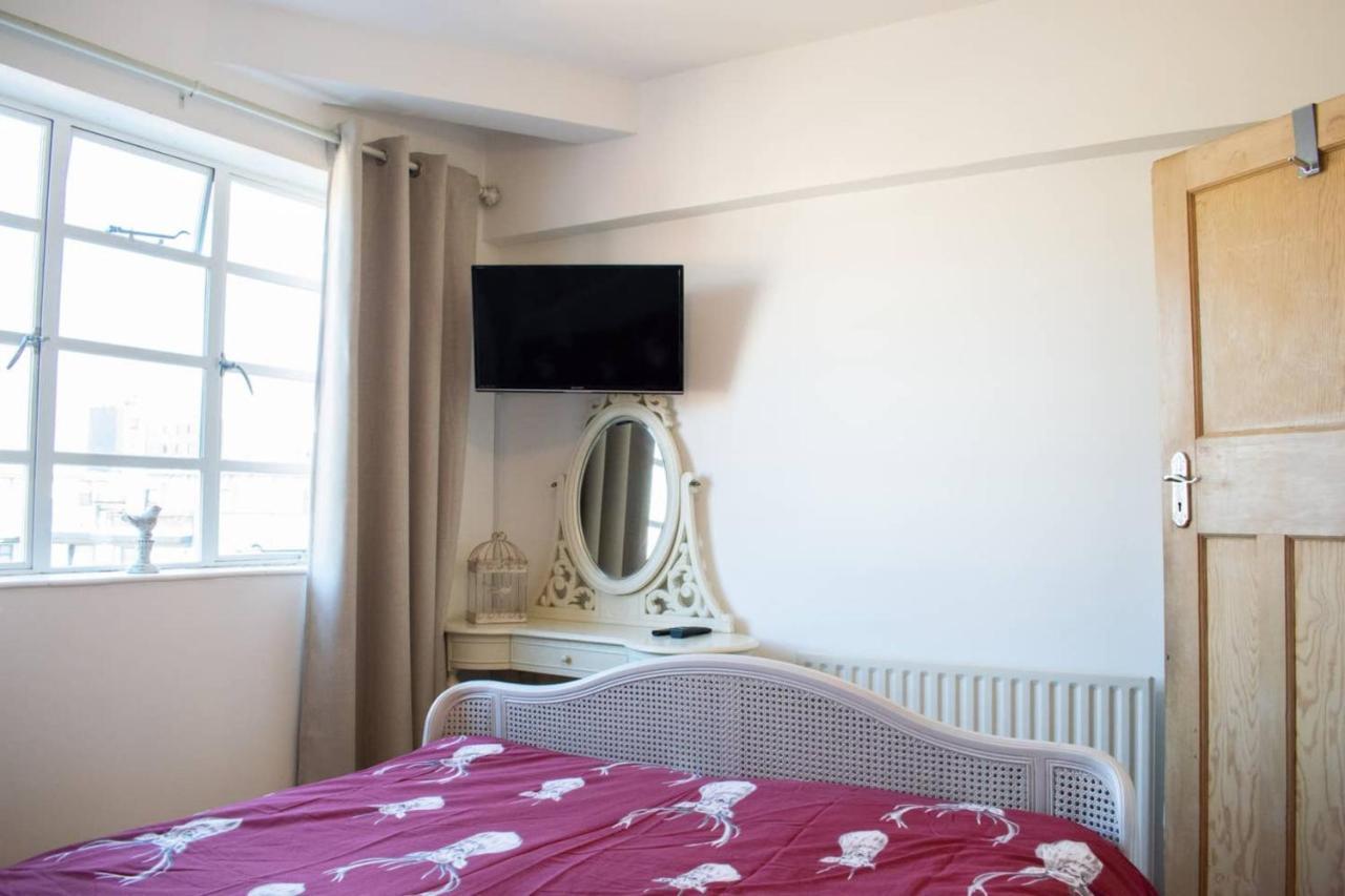 Beautifully Decorated Contemporary 2 Bedroom Flat London Eksteriør billede