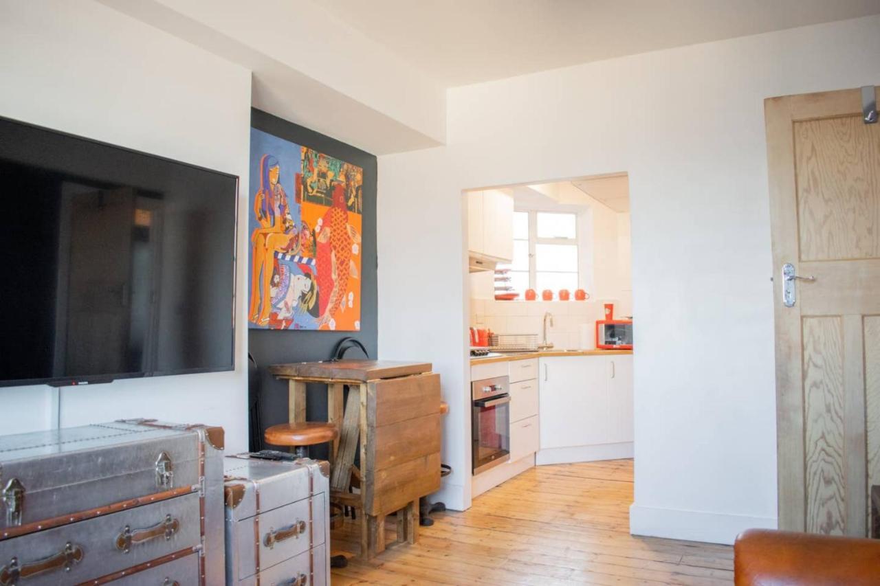 Beautifully Decorated Contemporary 2 Bedroom Flat London Eksteriør billede